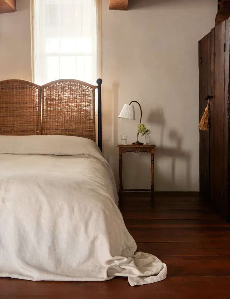 Bonnet Low-Profile Platform Bed 1