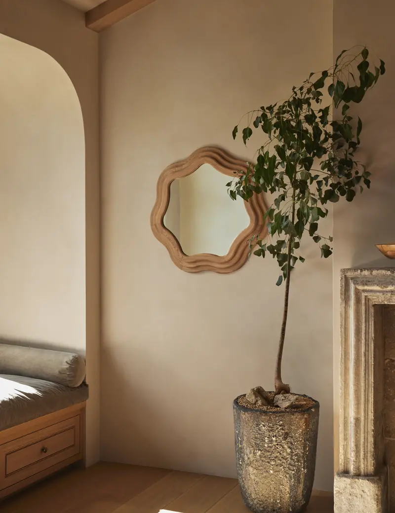 Lera Minimalist Round Mirror 1