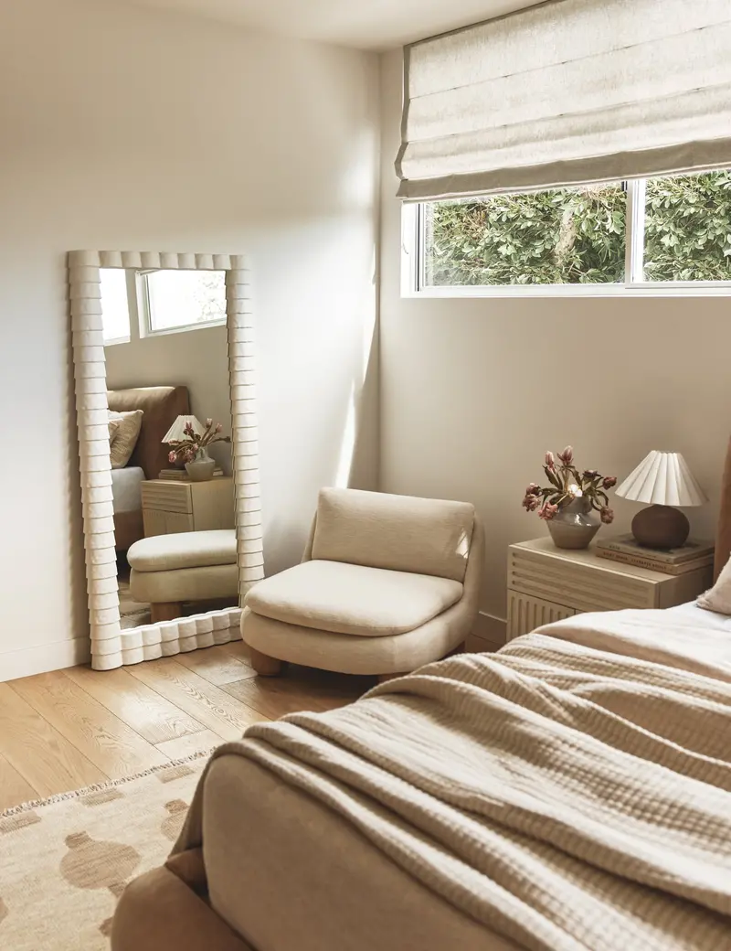 Munro Full-Height Lean-To Mirror 1