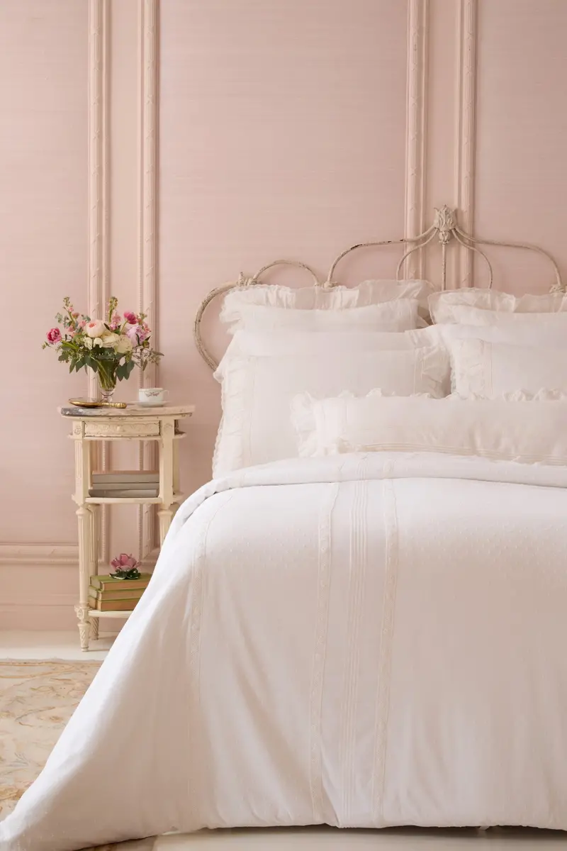 Regal Victorian Duvet Cover With Matching Shams 1