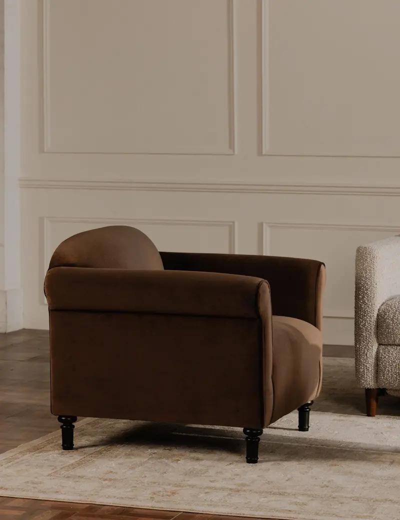 Rosati Tailored Accent Chair – Mid-Century Inspired Upholstery 1