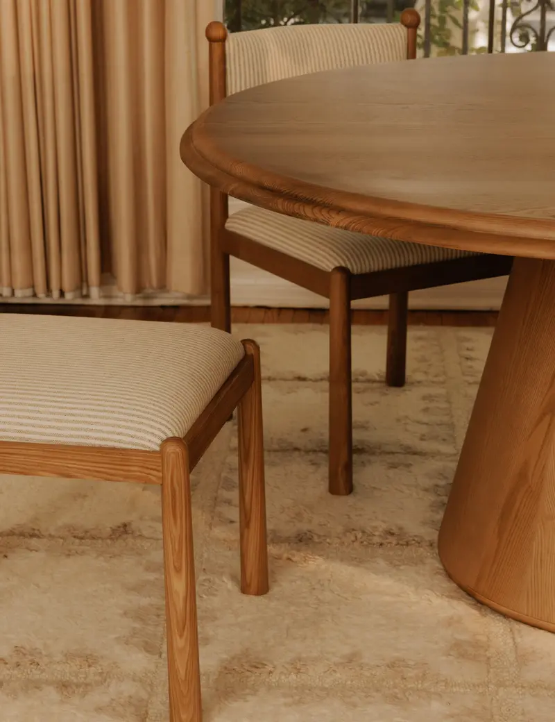 Tutto Round Extendable Dining Table – Gillian Segal Collection For Moe'S 1