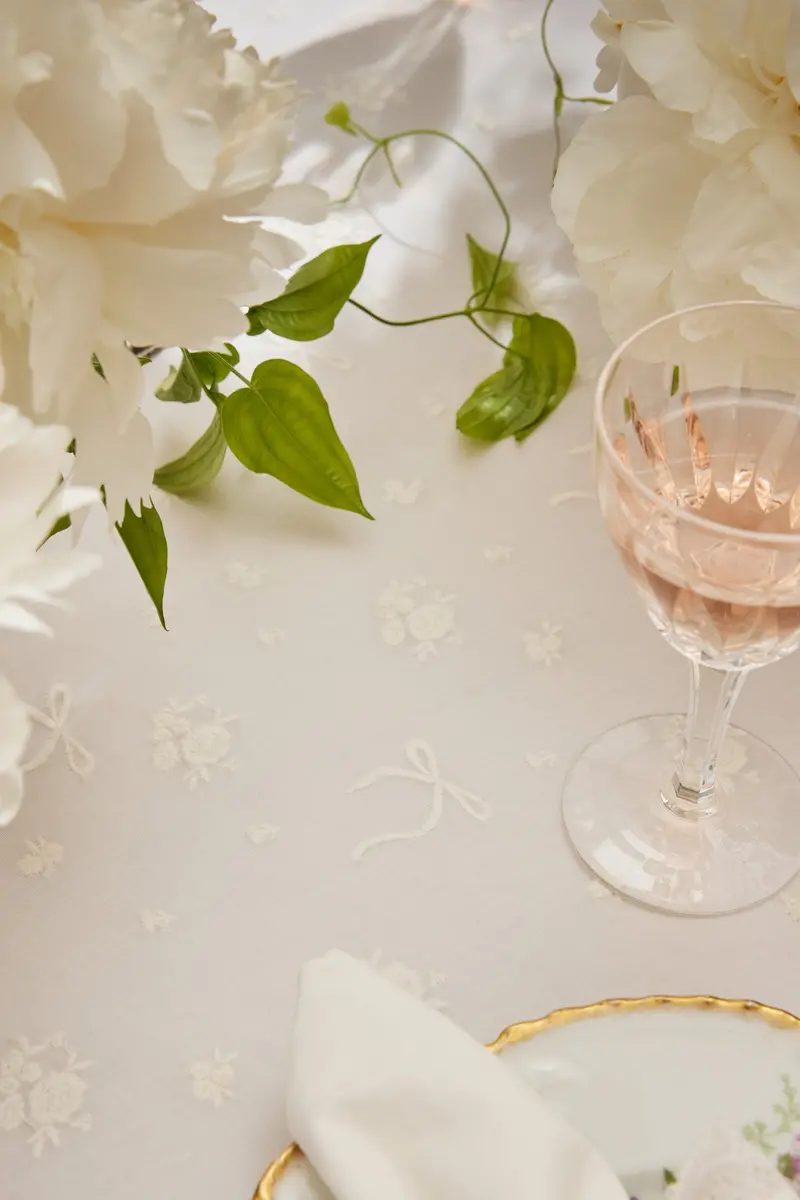 Vintage-Style Victorian Table Linens Collection 1